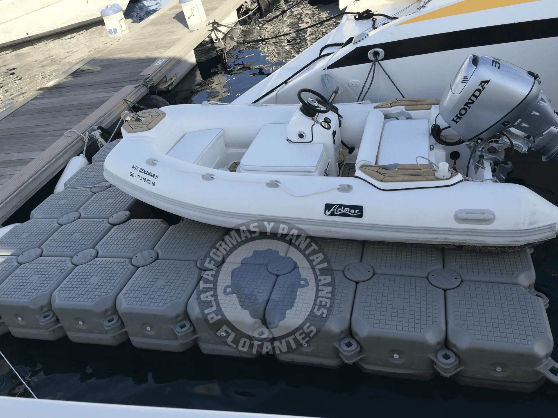 plataformas flotantes para barcos
